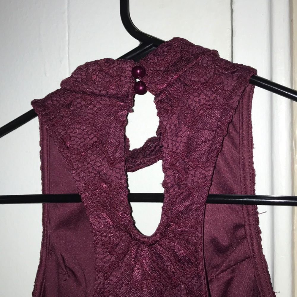 BEAUTIFUL lacey crop top - Picture 3 of 3